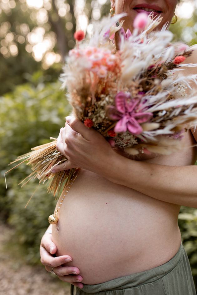 Photographe femme enceinte, photo de grossesse dans la nature, Lutterbach, Haut-Rhin