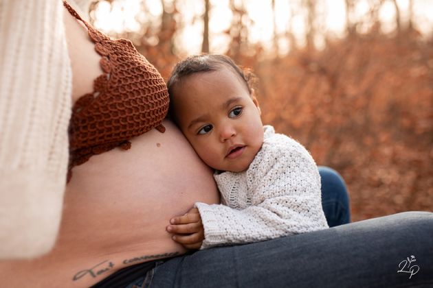 photo de grossesse, 3ème trimestre, maman bébé, en forêt, séance photo en extérieur, photographe grossesse Haut-Rhin, forfait photo grossesse, Mulhouse
