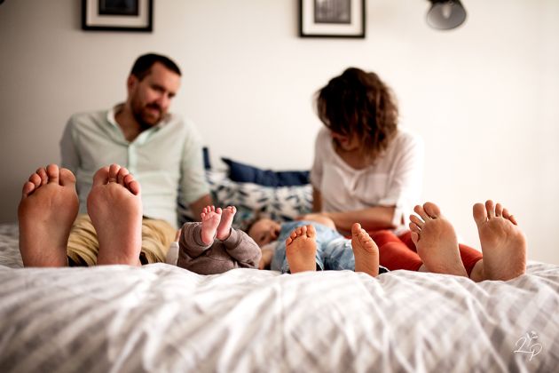 Photo de famille originale, photographe bébé, naissance à domicile, Mulhouse, Haut-Rhin