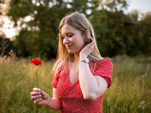 Lauriane Pujo photographe à Mulhouse, portrait de femme champêtre et naturel en extérieur