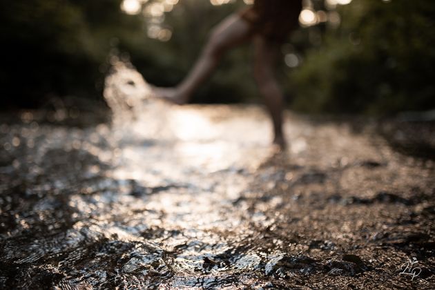 Portrait de femme, au bord de l'eau, Thann