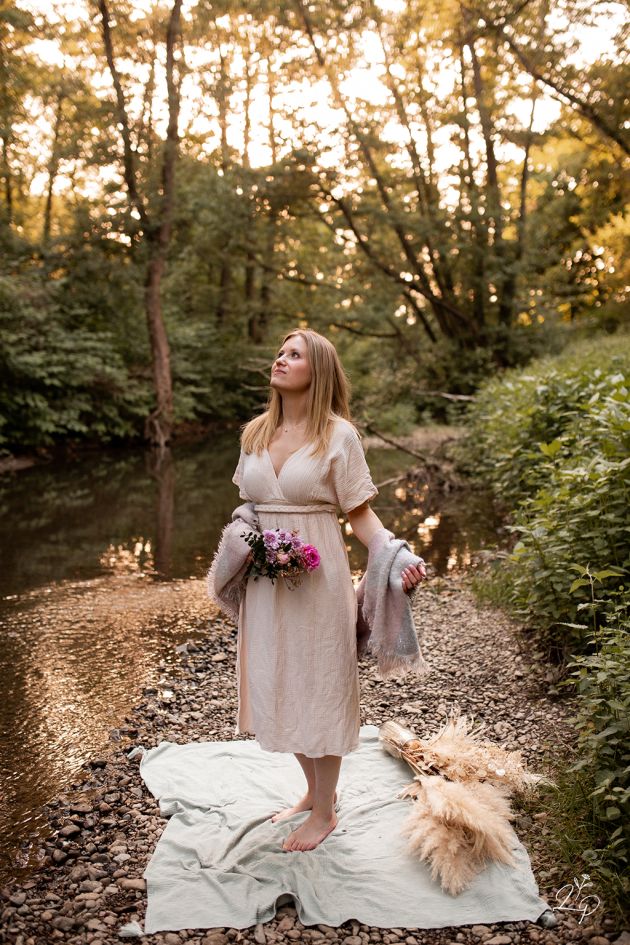 photographe Lauriane Pujo, portrait de femme en extérieur, à Lutterbach, Haut-Rhin