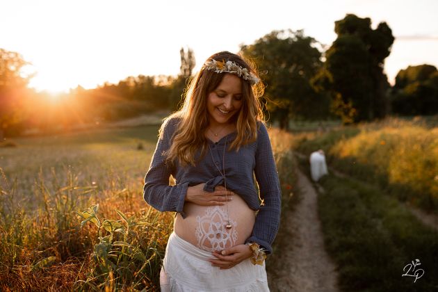 Portrait de femme, enceinte, mandala ventre, photographe femme enceinte, Riedisheim, Haut-Rhin